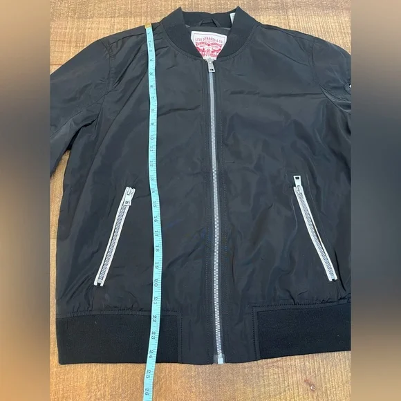 🆕 Levi's Black Bomber Jacket with Silver Zipper: Unisex - Picture 9 of 10